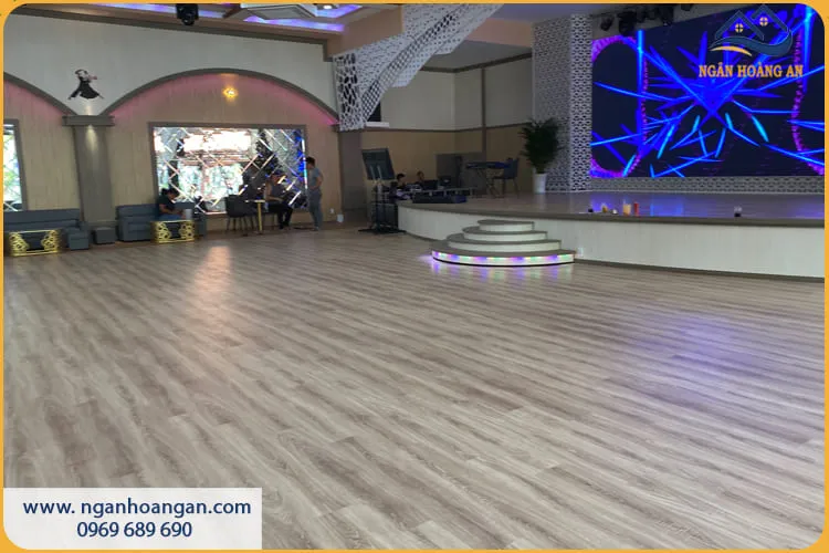Sàn Gỗ Công Nghiệp Tạo Nên Một Không Gian Sống Độc Lạ, Sang Chảnh